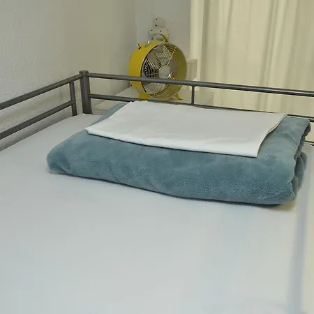 Hostel The Lights Garden Malaga