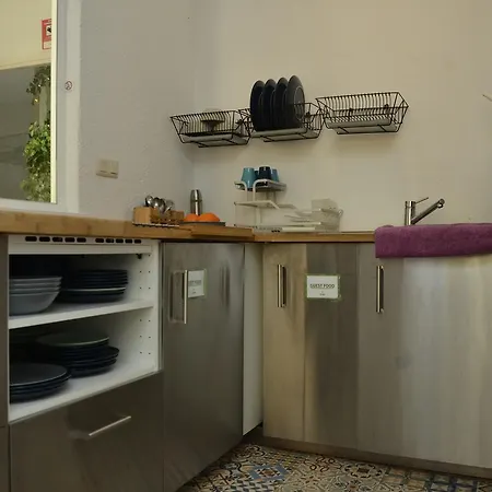 Hostel The Lights Garden Malaga