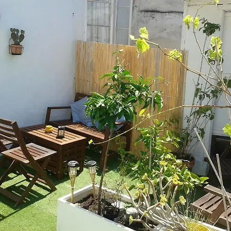 The Lights Garden Hostel Malaga